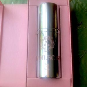 Really exquisite musc fragrance. Used once.